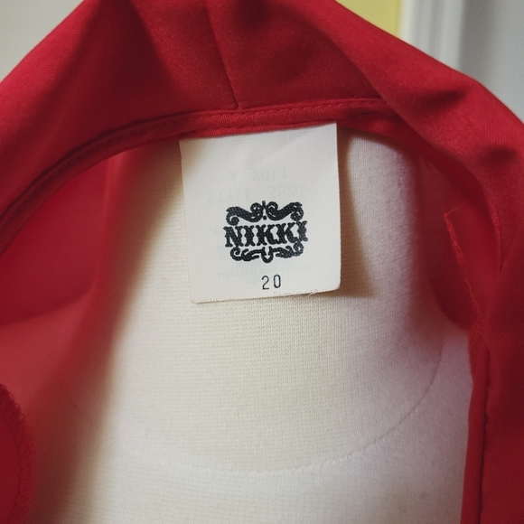 Beautiful Vintage Red Button Down Blouse made by Nikki - Picture 6 of 14